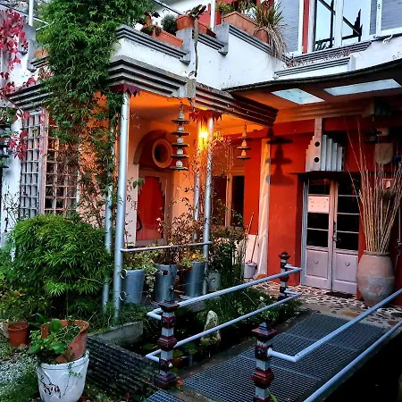 Zentral Club Neutron-jacuzzi Apartment *