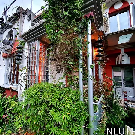 Zentral Club Neutron-jacuzzi